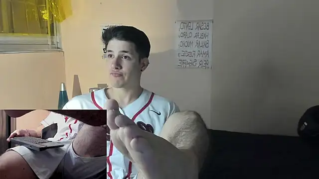 Snapshot of Adan_rivas_ chatting on June 12, 12:42 am Adan rivas online show from June 12, 12:42 am