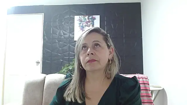 CINTHIA1609 online show from February 25, 11:00 pm