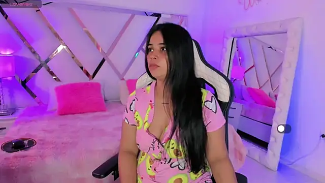 naughty  sara online show from December 19, 11:28 am