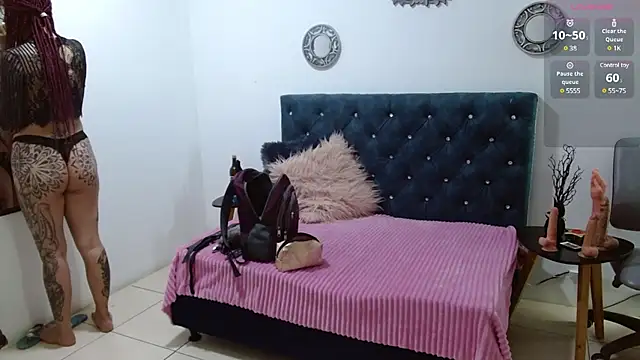 Sofi F w online show from January 30, 9:25 pm