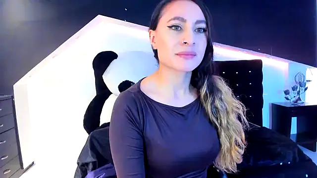 Coral Gibson online show from February 5, 12:17 pm