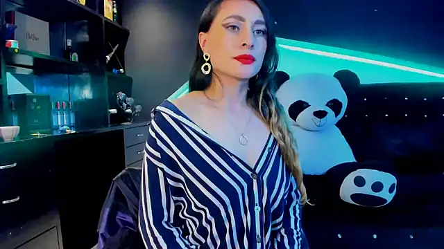 Coral Gibson online show from February 21, 3:43 pm