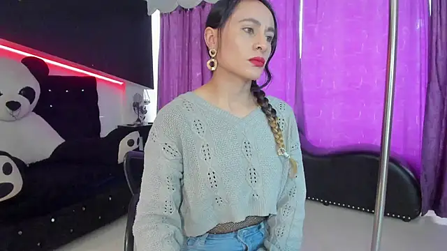 Coral Gibson online show from September 17, 1:24 pm