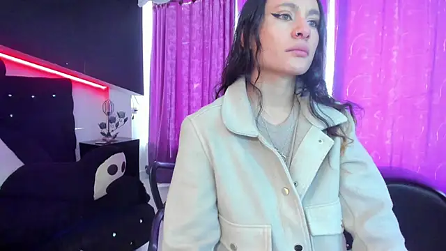 Coral Gibson online show from September 20, 1:45 pm