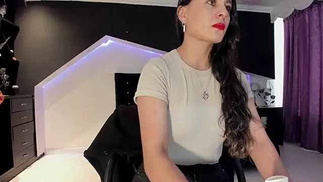 Coral Gibson online show from May 22, 2:44 pm