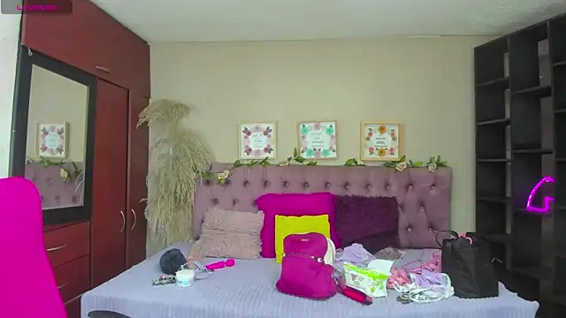 Snapshot of _Pamela_ebony chatting on December 4, 1:09 pm Pamela ebony online show from December 4, 1:09 pm