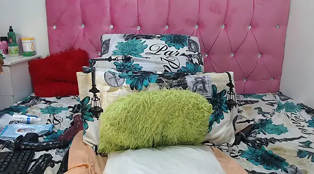 Hotty-boobsxxx online show from February 19, 2:44 pm