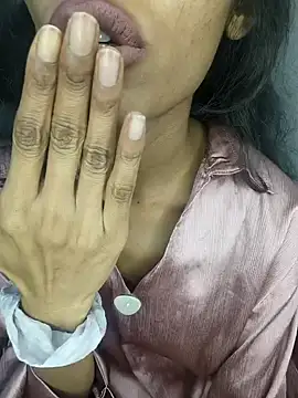 Snapshot of glam_goddess chatting on December 6, 4:36 am glam goddess online show from December 6, 4:36 am