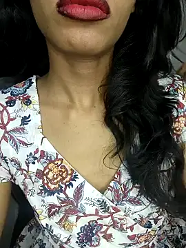 Snapshot of glam_goddess chatting on January 8, 2:25 am glam goddess online show from January 8, 2:25 am