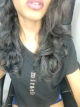 Snapshot of glam_goddess chatting on January 26, 7:31 pm glam goddess online show from January 26, 7:31 pm