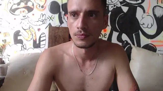 roystonee01 online show from November 9, 11:19 am