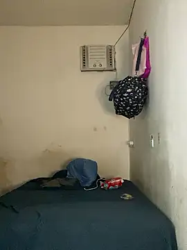 Snapshot of Carolinen chatting on January 7, 6:54 pm Carolinen online show from January 7, 6:54 pm