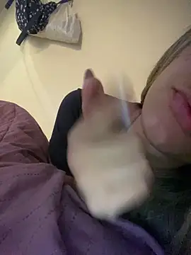 Carolinen online show from April 14, 6:03 pm