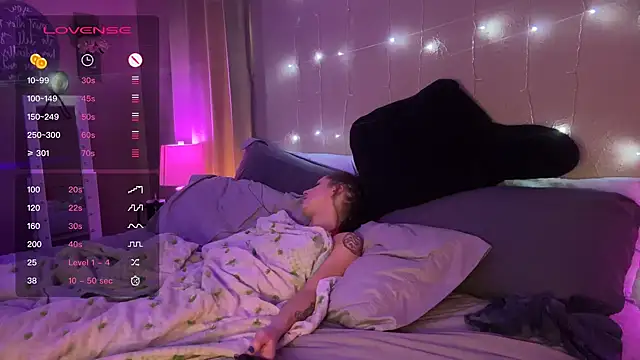 Snapshot of Dani_Dragon69 chatting on March 5, 8:21 pm Dani Dragon69 online show from March 5, 8:21 pm