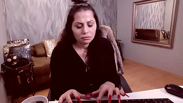 Snapshot of Sara_Poison chatting on February 28, 3:26 am Sara Poison online show from February 28, 3:26 am