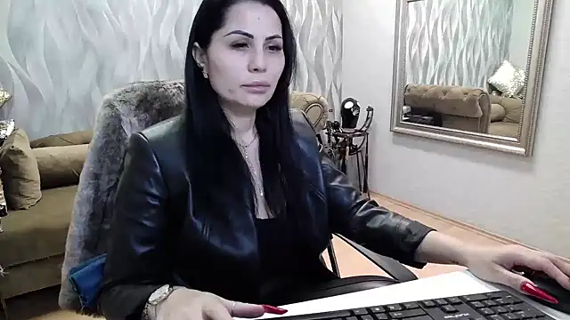 Snapshot of Sara_Poison chatting on October 11, 3:39 am Sara Poison online show from October 11, 3:39 am