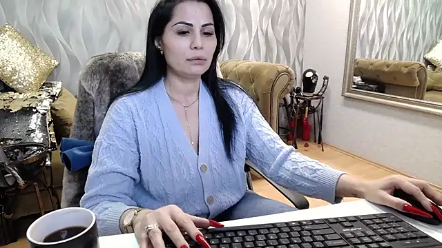 Snapshot of Sara_Poison chatting on October 16, 2:23 am Sara Poison online show from October 16, 2:23 am
