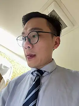 ex199212 online show from January 10, 9:20 pm