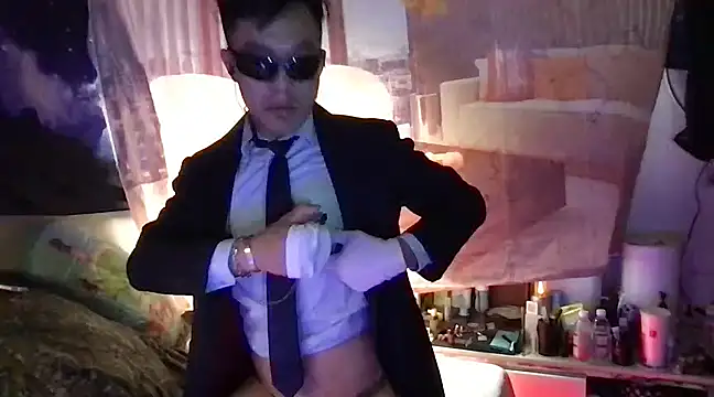 ex199212 online show from March 9, 9:57 pm