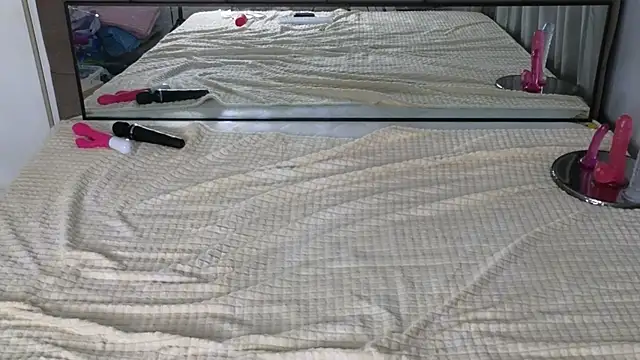 Snapshot of magnificent_angel chatting on March 11, 12:44 am magnificent angel online show from March 11, 12:44 am