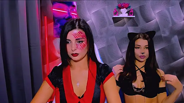 Snapshot of KayWuds chatting on October 31, 5:14 pm KayWuds online show from October 31, 5:14 pm