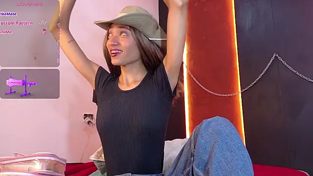 Charlotte Love10 online show from January 18, 12:20 pm