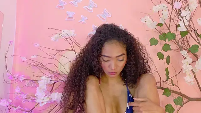 Snapshot of Charlotte_Love10 chatting on July 3, 11:33 pm Charlotte Love10 online show from July 3, 11:33 pm
