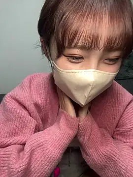 Snapshot of -x_MIU_x chatting on February 12, 10:10 am -x MIU x online show from February 12, 10:10 am