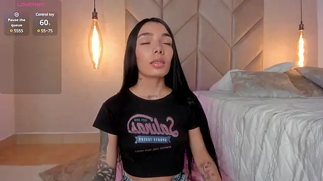 Snapshot of Mollymoon1 chatting on March 22, 5:41 pm Mollymoon1 online show from March 22, 5:41 pm