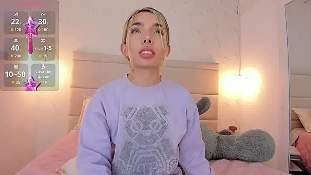 Snapshot of Mollymoon1 chatting on December 4, 7:44 pm Mollymoon1 online show from December 4, 7:44 pm