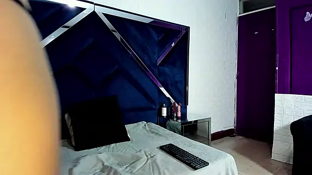 Snapshot of cathaleyahh chatting on November 30, 4:05 am cathaleyahh online show from November 30, 4:05 am