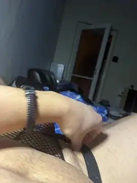 Snapshot of hungarianbi90 chatting on March 2, 1:15 am hungarianbi90 online show from March 2, 1:15 am