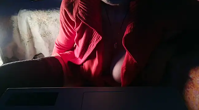 VeneRed online show from March 10, 5:29 pm