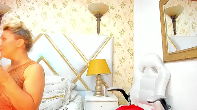 MalorySweet online show from December 19, 3:30 pm