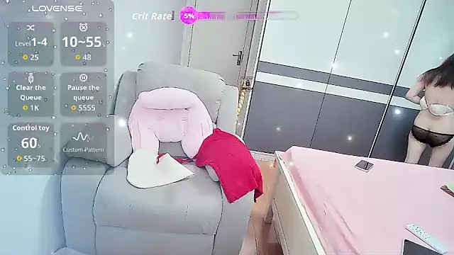 Snapshot of CN-Shanshan chatting on October 1, 1:55 am CN-Shanshan online show from October 1, 1:55 am