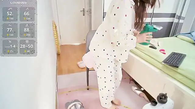 Snapshot of CN-Shanshan chatting on January 13, 7:02 am CN-Shanshan online show from January 13, 7:02 am