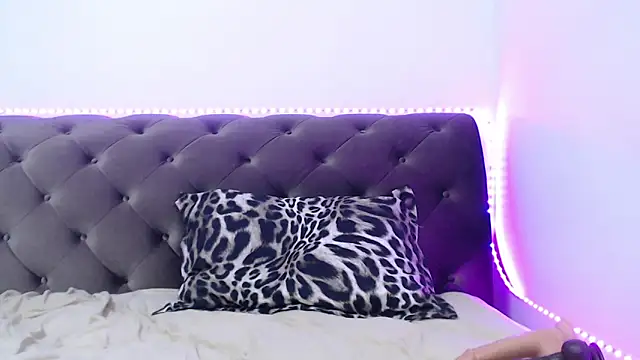 TiffanyPeretz online show from September 17, 5:36 pm