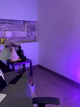 Alisha-Bond online show from December 2, 3:04 am