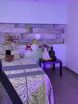 Alisha-Bond online show from December 8, 11:08 pm