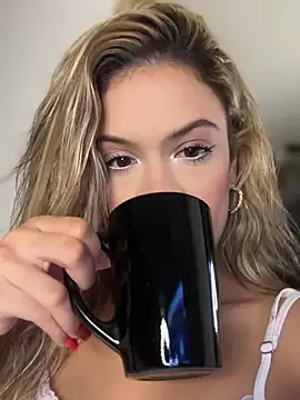 Alisha-Bond online show from July 28, 10:09 pm