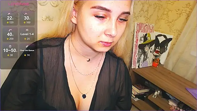 Snapshot of DolphinDreams chatting on January 7, 12:31 pm DolphinDreams online show from January 7, 12:31 pm