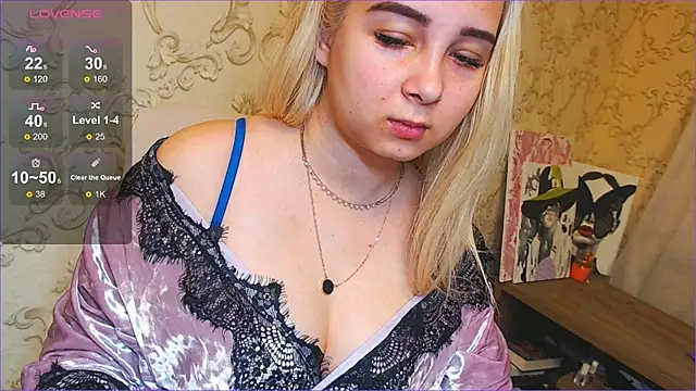 Snapshot of DolphinDreams chatting on January 11, 9:57 am DolphinDreams online show from January 11, 9:57 am