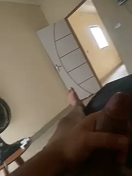 Snapshot of Fenix1002 chatting on February 8, 7:17 pm Fenix1002 online show from February 8, 7:17 pm