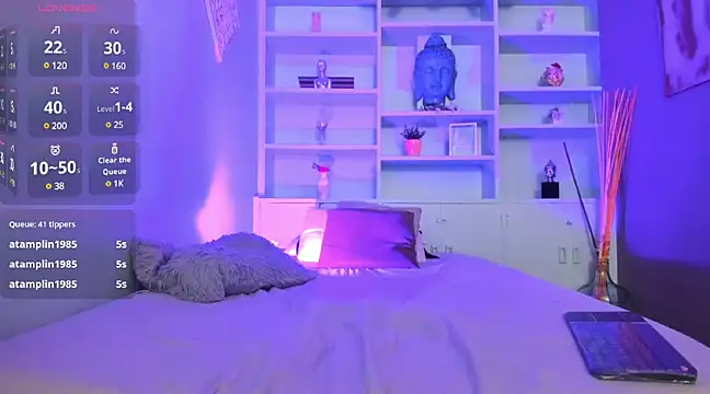 Snapshot of Lucy_Williiams chatting on February 8, 10:51 pm Lucy Williiams online show from February 8, 10:51 pm