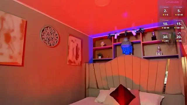 Snapshot of Lucy_Williiams chatting on October 21, 11:22 am Lucy Williiams online show from October 21, 11:22 am