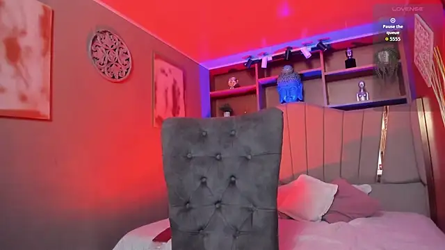 Snapshot of Lucy_Williiams chatting on October 31, 3:24 pm Lucy Williiams online show from October 31, 3:24 pm