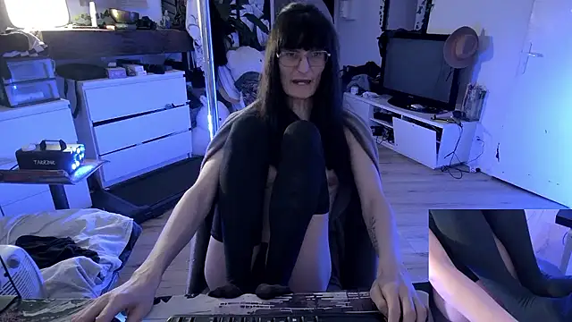 CeriseLapine online show from December 14, 8:35 pm