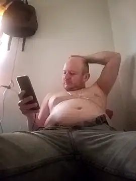 Snapshot of gato- chatting on December 5, 9:50 pm gato- online show from December 5, 9:50 pm