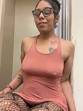 Princess Desirae online show from May 21, 6:15 pm