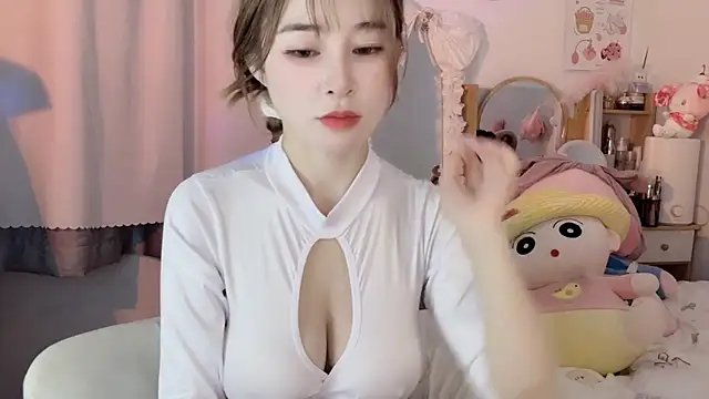 Snapshot of Carly_1 chatting on December 9, 4:26 pm Carly 1 online show from December 9, 4:26 pm